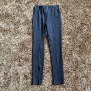 Grey Old Navy extra high-waisted leggings with an ankle slit; perfect condition